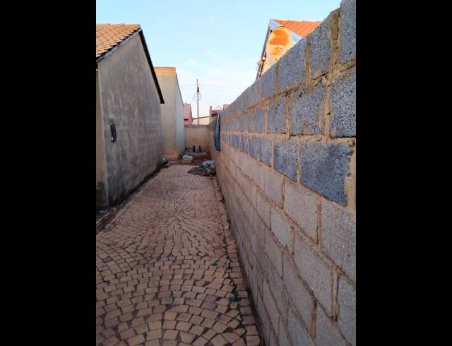 2 BEDROOM HOUSE FOR SALE IN VOSLOORUS